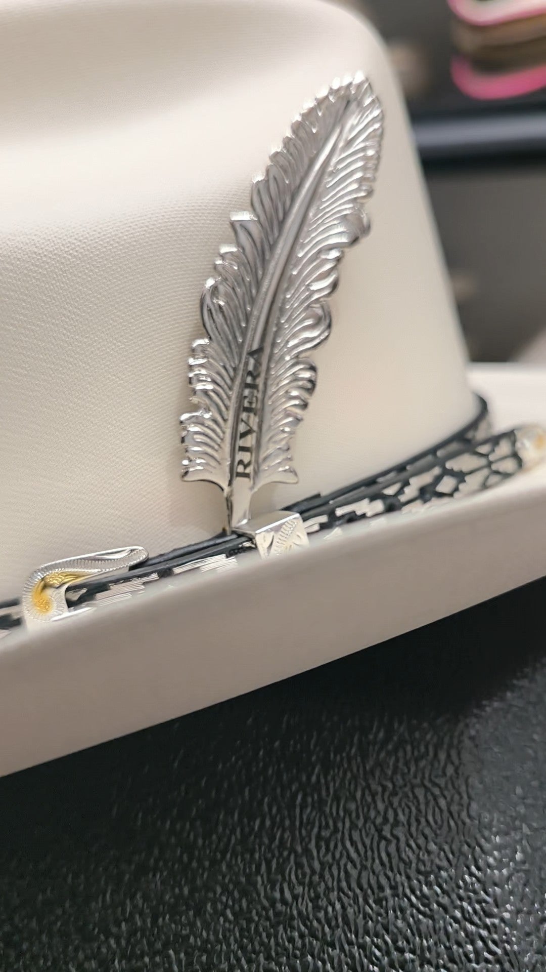 Sombrero Tombstone 5,000X - Toquilla Hilo de Plata, Pluma Metálica y Estuche Premium